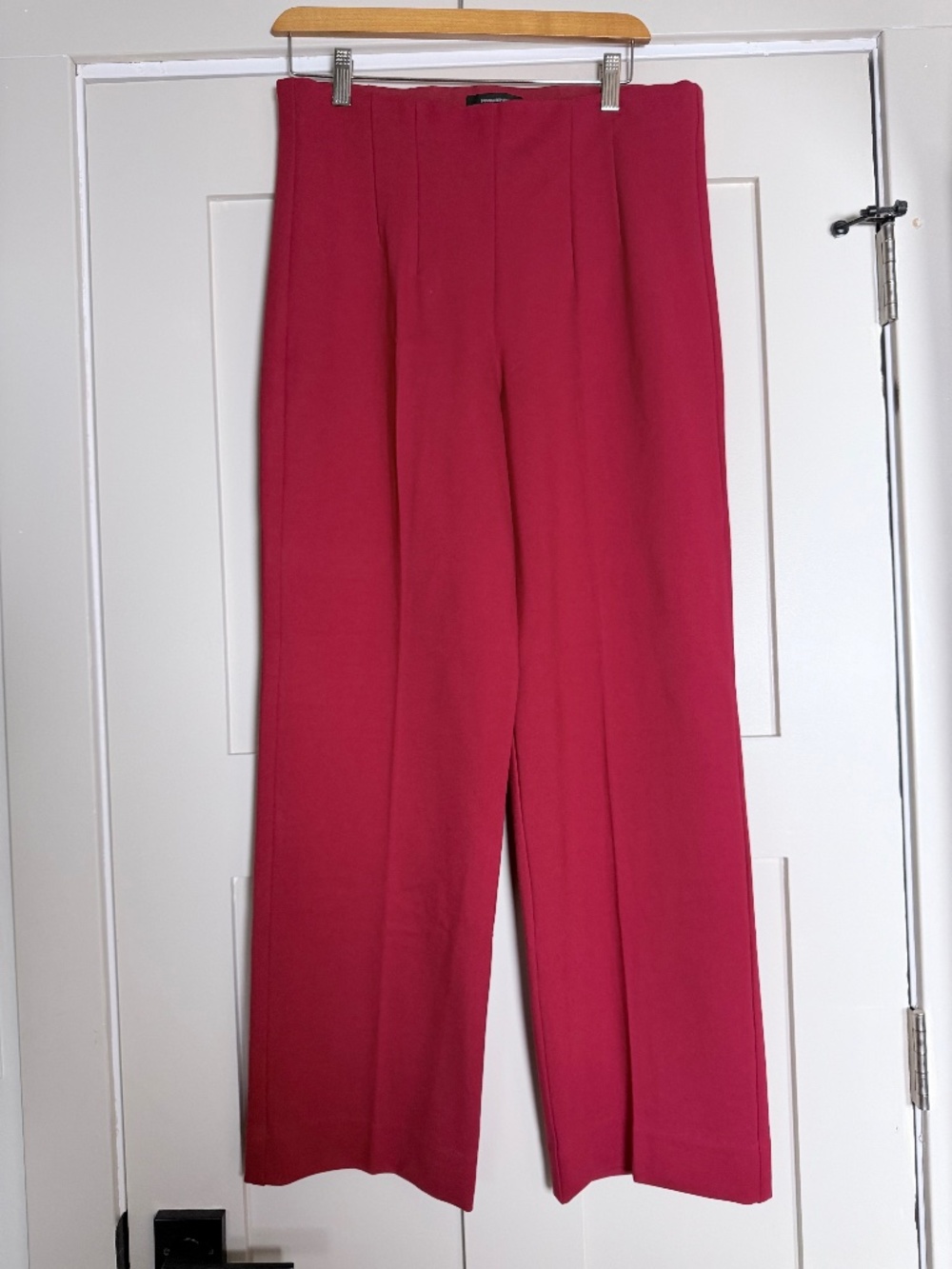 NWT - Banana Republic Factory - Flat Front pull on pants - Red - Size L Petite
